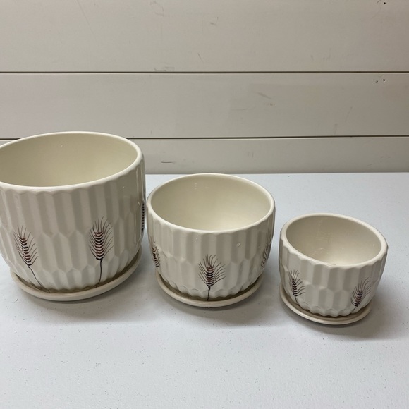 New Set of 3  Modern Ceramic Planters - Picture 5 of 7